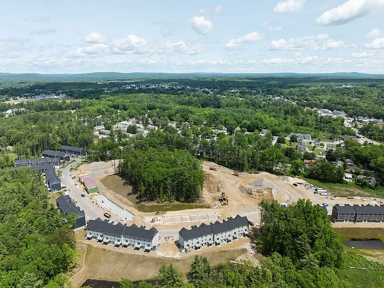 Bayberry Commons- 3 Bedroom 2.5 Bath Townhomes with 2 Car Garage — Photo 142