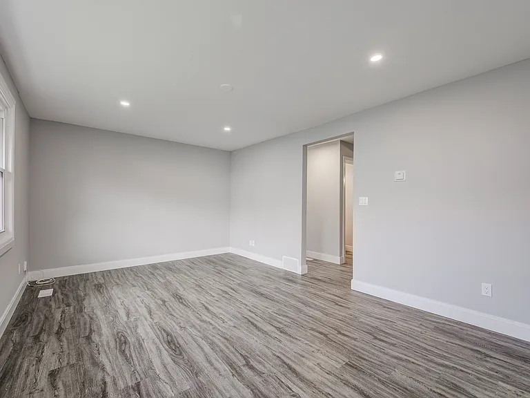 6 Pearl Cres #3 — Photo 12