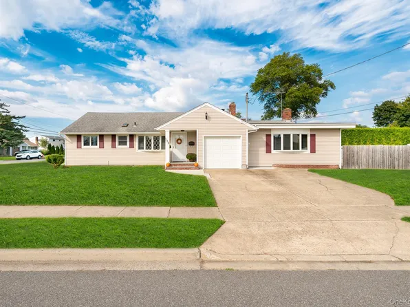 138 Saint Marks Place, Massapequa, NY 11758