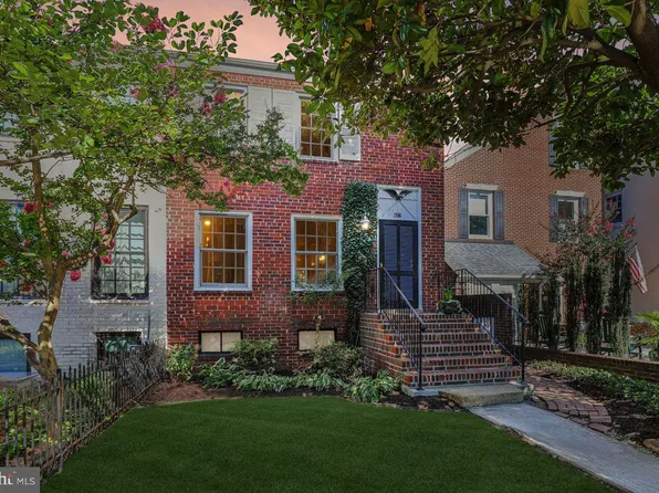 617 S Royal St, Alexandria, VA 22314
