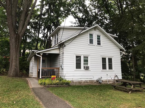2nd image of 3105 Robins St