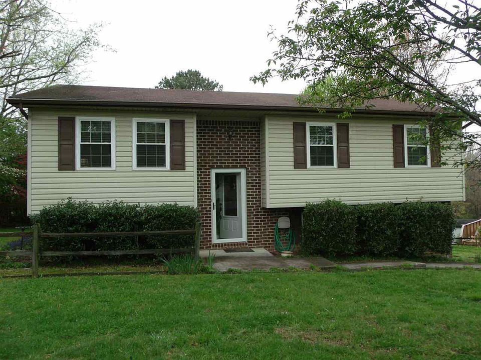 1st image of 852 Greenhills Dr SE