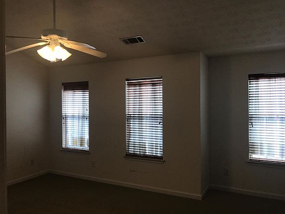 2nd image of 954 Tree Creek Blvd