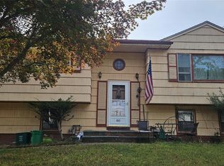 80 Lenape Rd, Pearl River, NY 10965