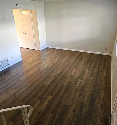 4th image of 1460 Manzanita Ave