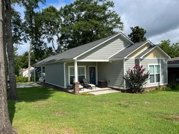 517 Montezuma Dr, Andalusia, AL 36420