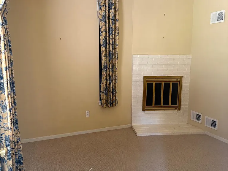 14 Oak Knoll Dr — Photo 7