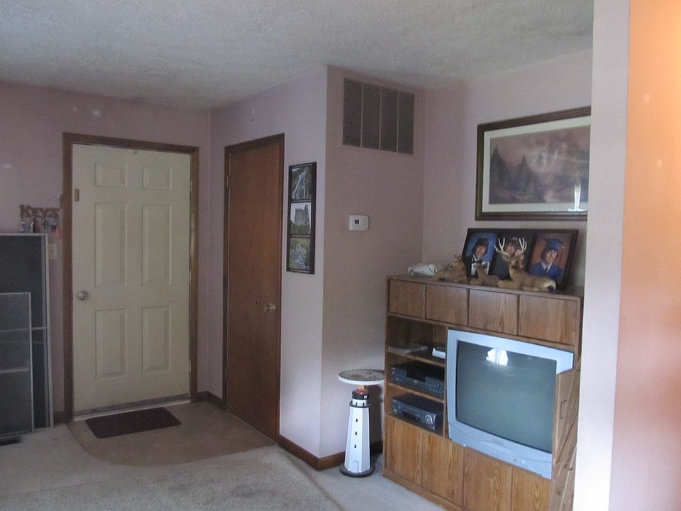 1st image of 43189 Plainview Dr