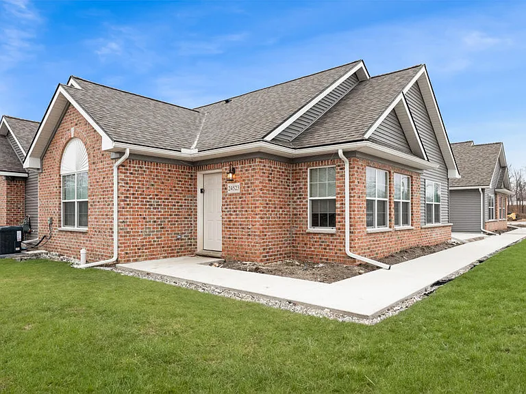11070 Brookwood Cir — Photo 1