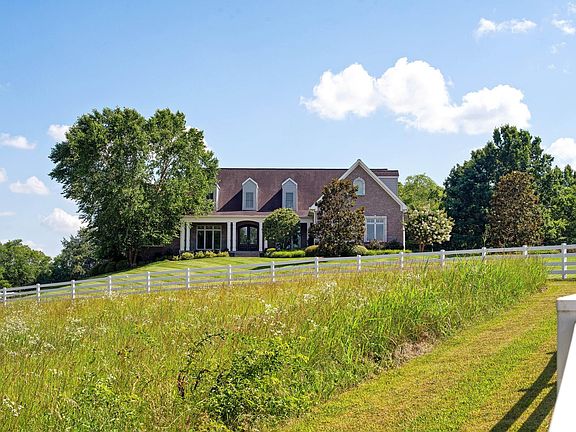 2nd image of 2701 Owl Hollow Rd