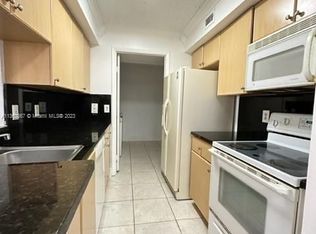 8375 SW 5th St APT 103, Hollywood, FL 33025