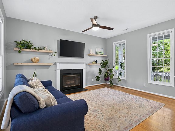 2nd image of 102 Unaka Ct