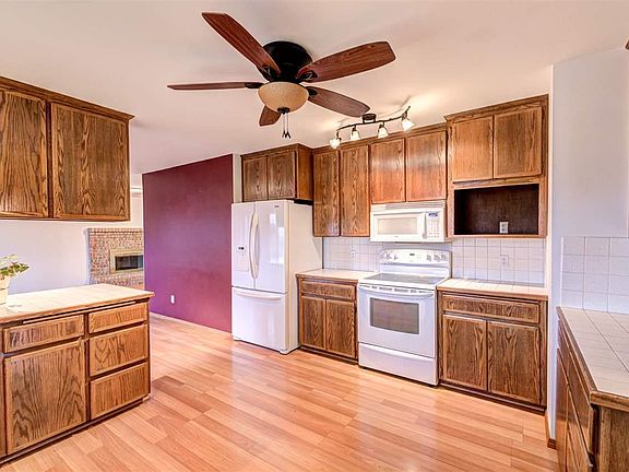 4th image of 4009 N Horizon Ct