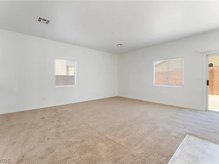 32 Rosa Rosales Ct — Photo 3