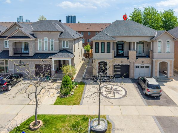 205 Blue Willow Dr, Vaughan, ON L4L 9E1