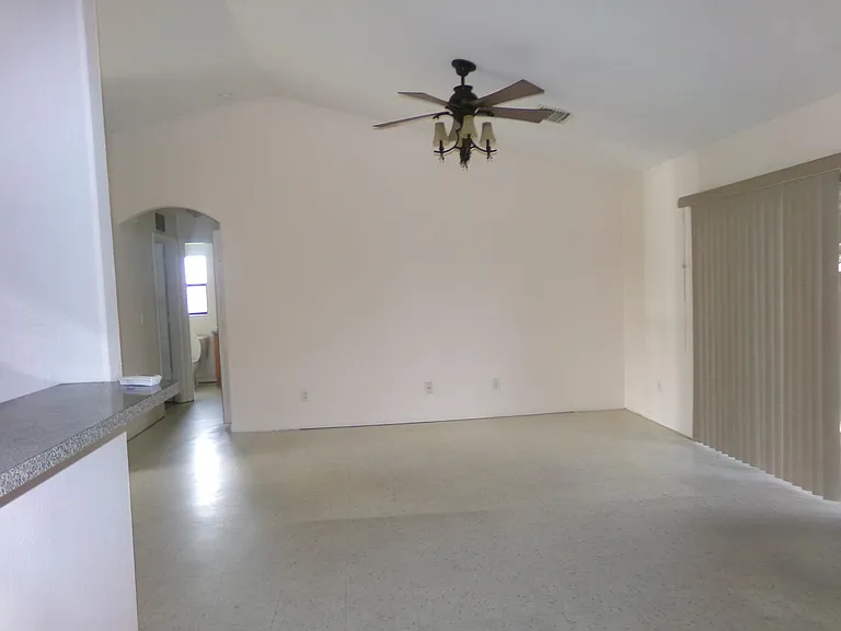 1667 SW California Blvd — Photo 3