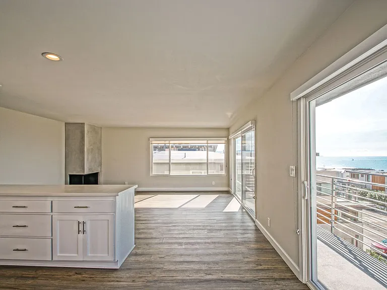307 Bayview Dr — Photo 10