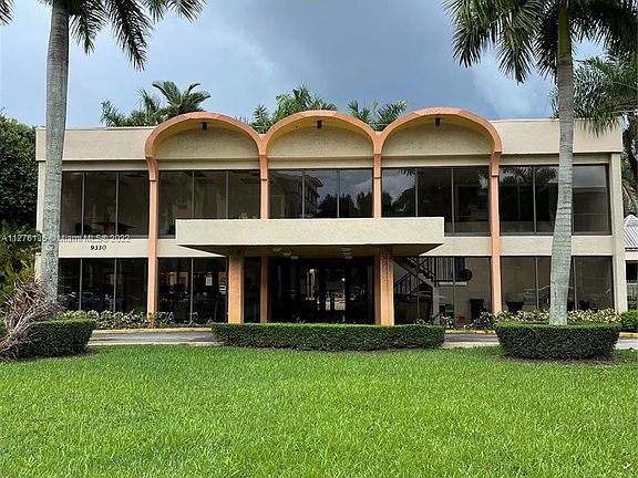 3rd image of 9350 Fontainebleau Blvd APT 214