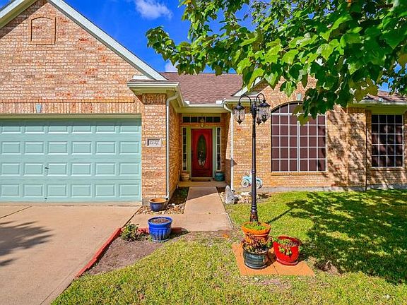 3rd image of 3527 Swordfern Pl