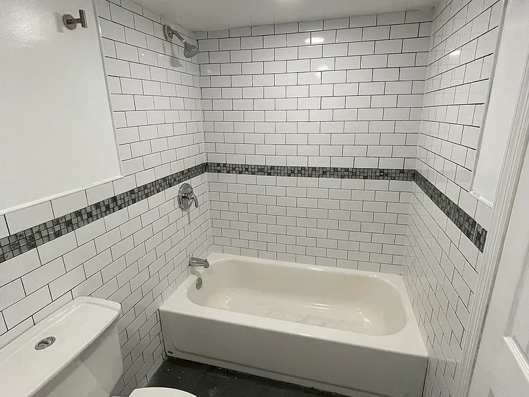 Evans Ave — Photo 17