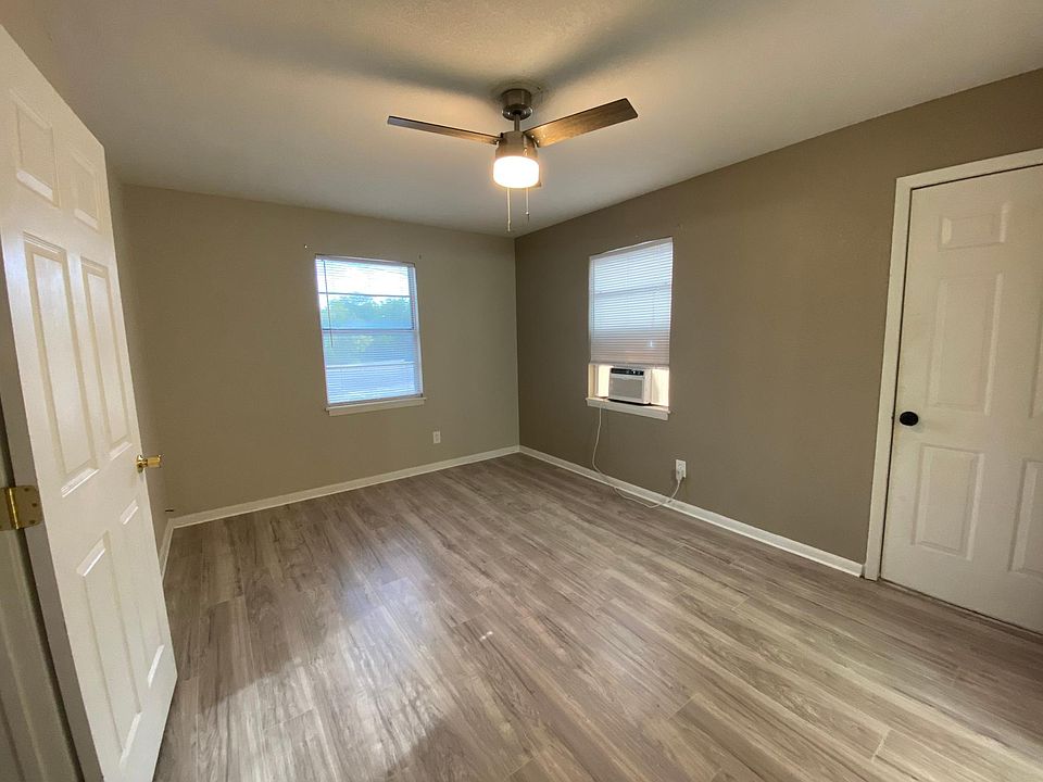1st image of 207 Wolf St #D