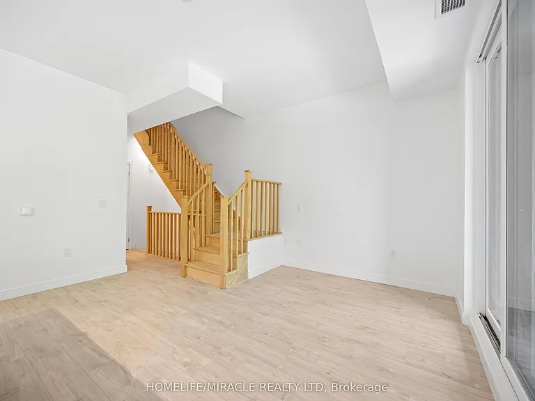 174 Clonmore Dr #9 — Photo 15