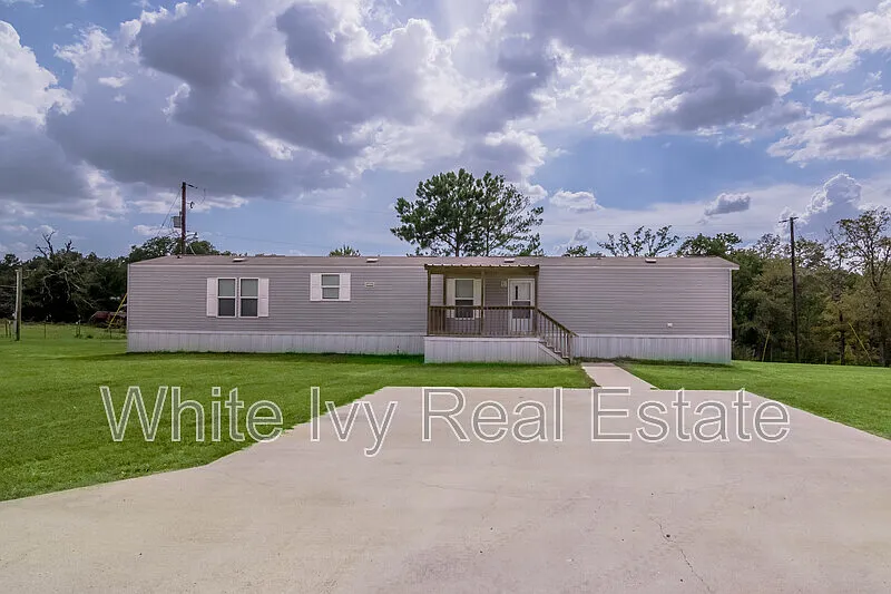 3 bed, 2.0 bath, 1216 sqft, $1,250 — Photo 1