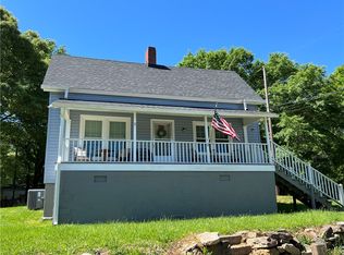 2 Guy St, Pelzer, SC 29669