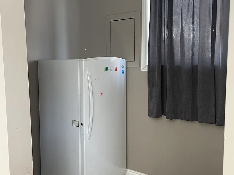 179B The Queensway S — Photo 13