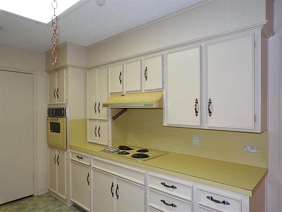 3rd image of 151 Riverside Dr