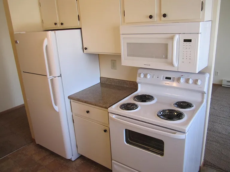 1151 Prairie Pkwy #9 — Photo 1