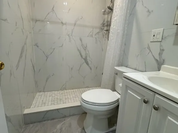 6130 156th St, Flushing, NY 11367