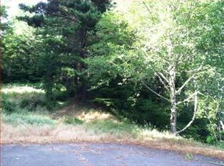 191 Fawn Dr, Whitethorn, CA 95589