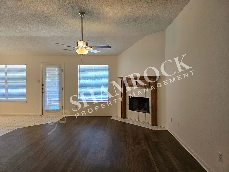 533 Shady Park Trl — Photo 3