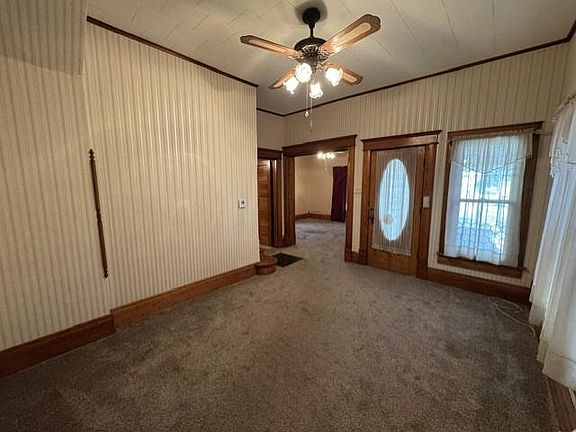 5th image of 211 N Main St