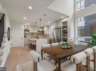 966 N 6th St, Philadelphia, PA 19123