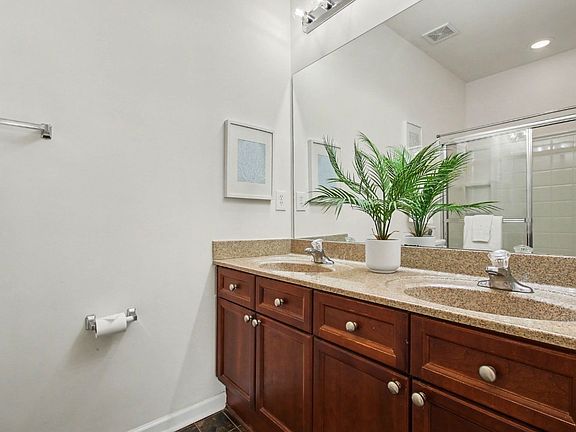 3rd image of 2367 Suwanee Pointe Dr #2367