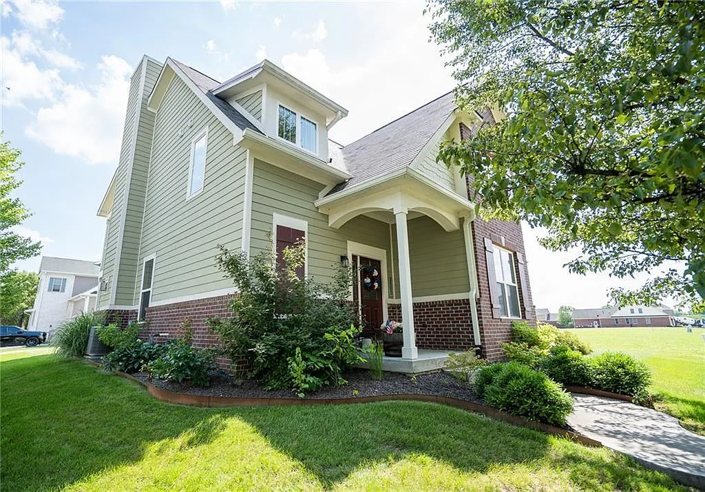 4 bed, 3567 sqft, $2,850 — Photo 1