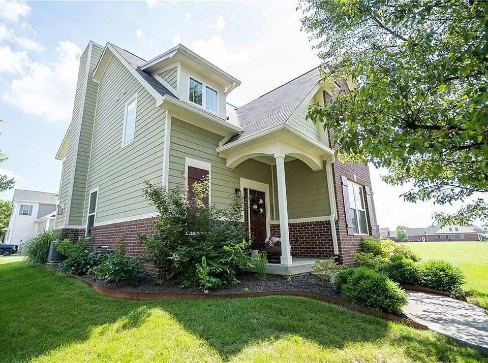 7301 Lockford Walk N
