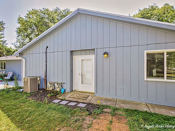 2nd image of 1216 Thomas Dr