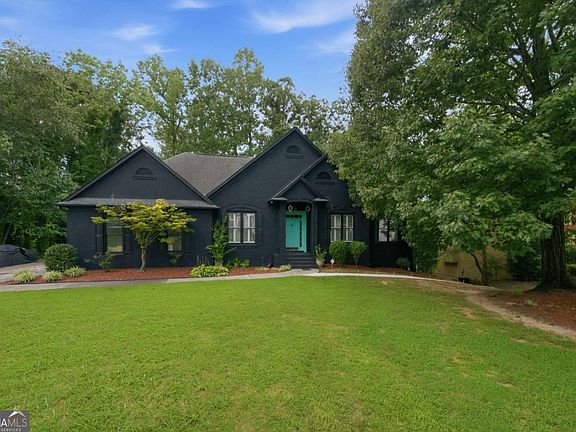 2nd image of 285 Merritt Dr