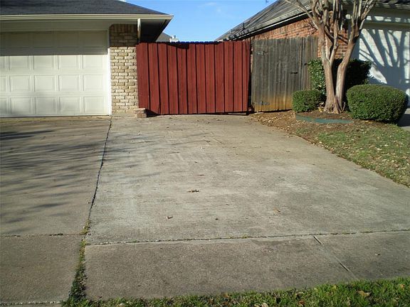 3rd image of 203 Nutmeg Ln