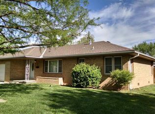 2 Sunflower Ave, Hutchinson, KS 67502