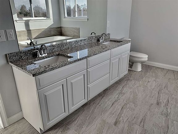4th image of 8077 Peninsula Cir