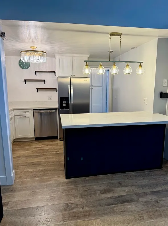2 bed, 850 sqft, $3,000 — Photo 2