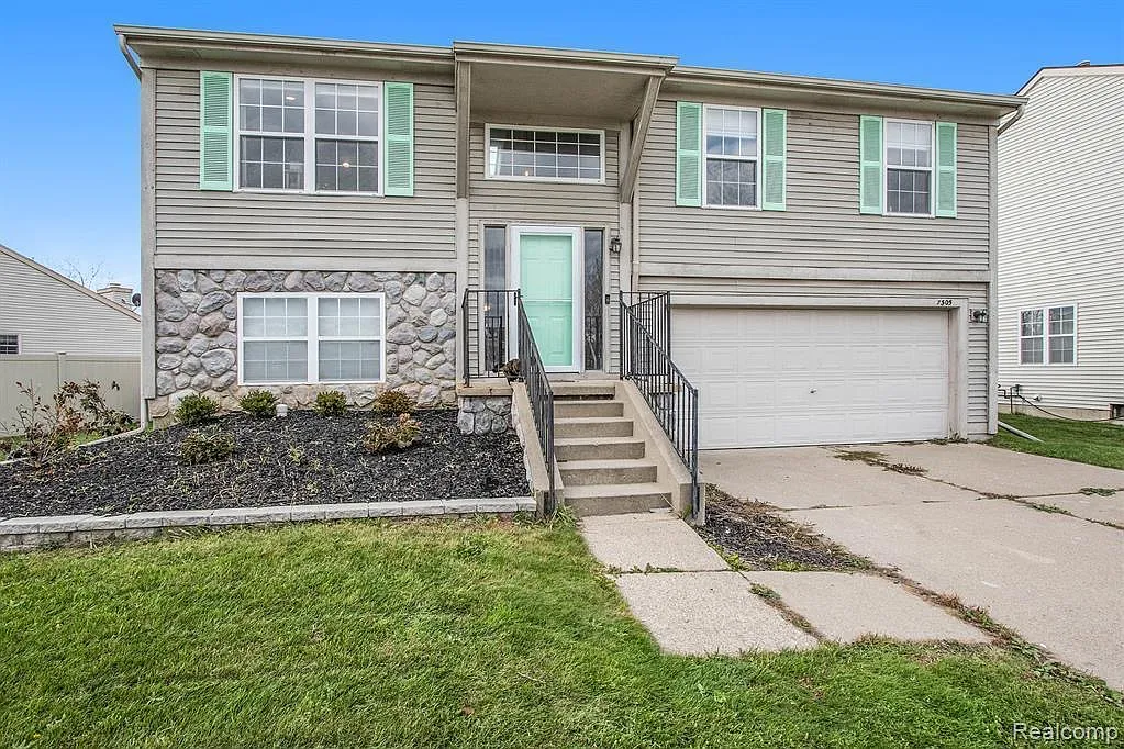 3 bed, 1605 sqft, $2,725 — Photo 1