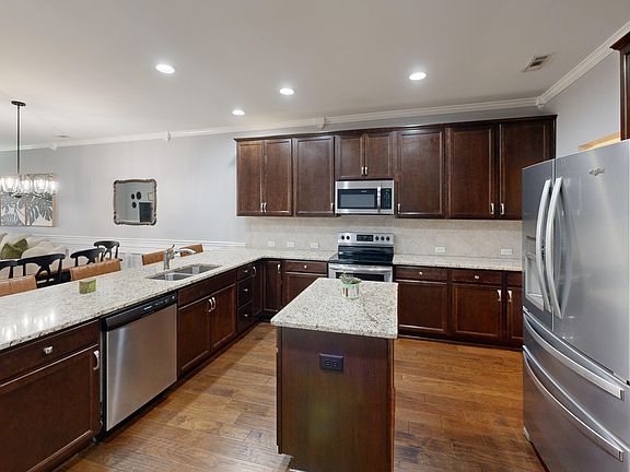 4th image of 3309 Livermore Ln