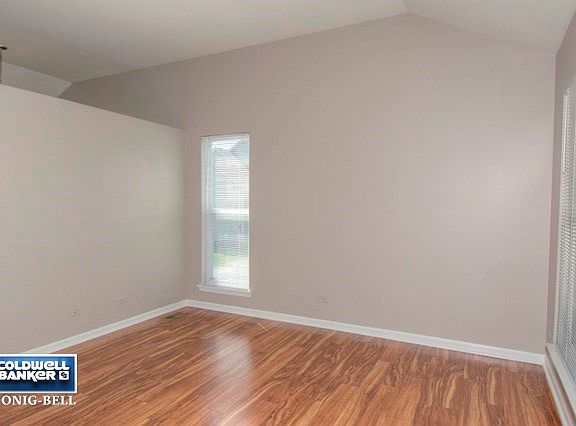 4th image of 2240 Applewood Ln