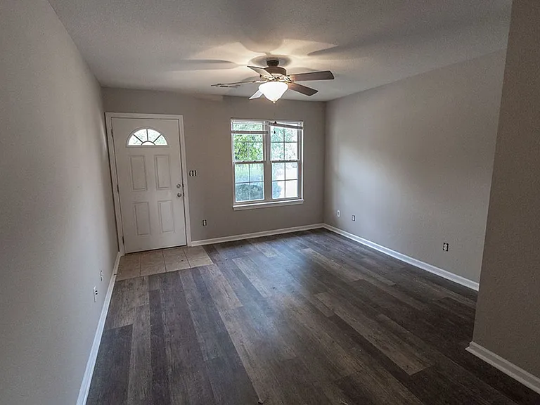 1302 E Brown School Rd — Photo 2