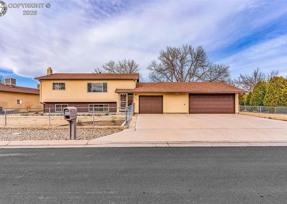 1st image of 25451 Parkview Dr